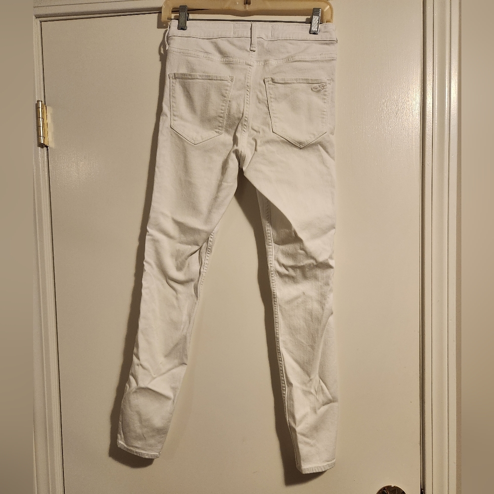 Hollister White High-rise Jean Legging. Size 3R. 26 waist, 28 length.